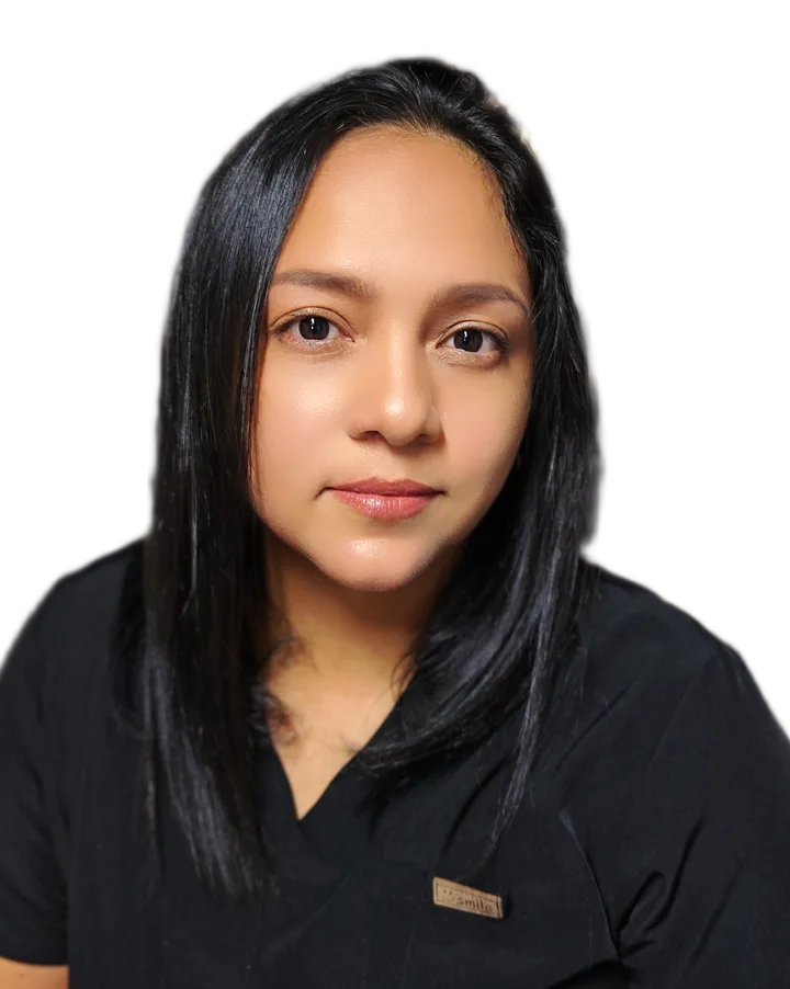 Sharon Torres, manicurista y fundadora de Elisha Nail Art en Hojancha